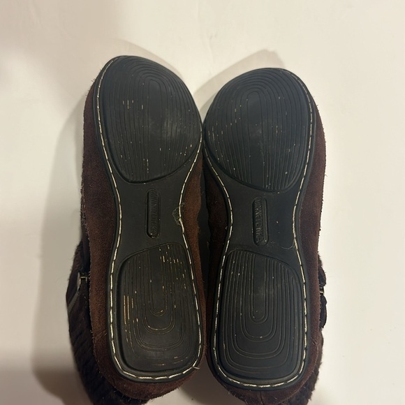 Minnetonka brown suede leather upper sweater knot fold over w zippers on sides - Picture 7 of 11